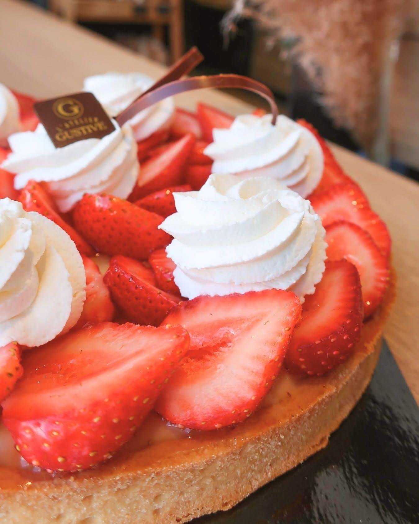 Gâteau aux fraises artisanal